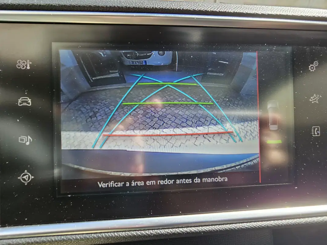 Peugeot 308 SW 2017 - 14500 EUR, 108350 km - AUTO.MOTO.pt - 108350km - foto 18 de 21
