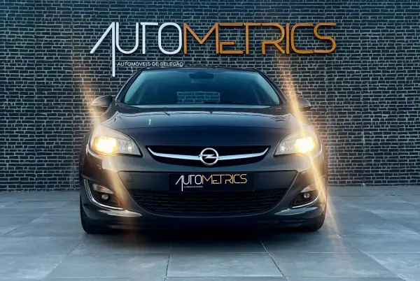 Opel Astra 2012 - 7500 EUR, 187000 km - AUTO.MOTO.pt - 187000km - foto 9 de 13