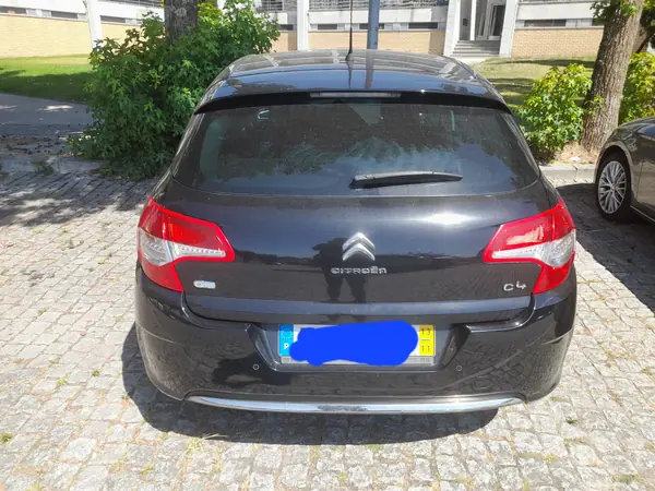Citroën C4 2013 - 6000 EUR, 251000 km - AUTO.MOTO.pt - 251000km - foto 6 de 13