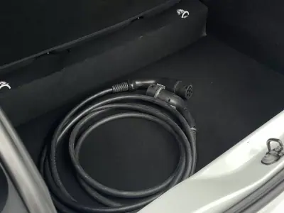 Renault Zoe 2020 - 14800 EUR, 56840 km - AUTO.MOTO.pt - 56840km - foto 38 de 42