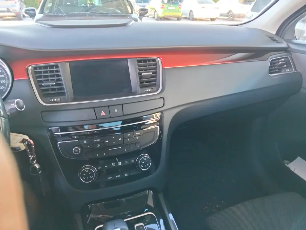 Peugeot 508 RXH 2012 - 7250 EUR, 267000 km - AUTO.MOTO.pt - 267000km - foto 10 de 23