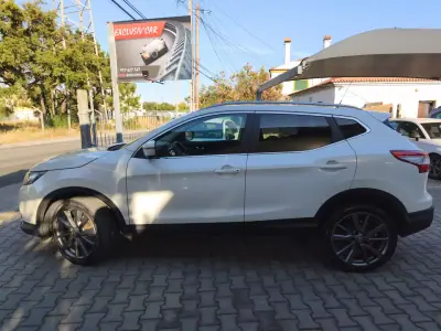 Nissan Qashqai 2015 - 12900 EUR, 195000 km - AUTO.MOTO.pt - 195000km - foto 3 de 15