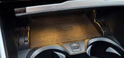 BMW 318 2020 - 28999 EUR, 100000 km - AUTO.MOTO.pt - 100000km - foto 23 de 35