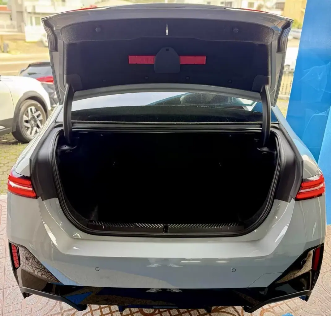 BMW 520 2024 - 52450 EUR, 45000 km - AUTO.MOTO.pt - 45000km - foto 26 de 27