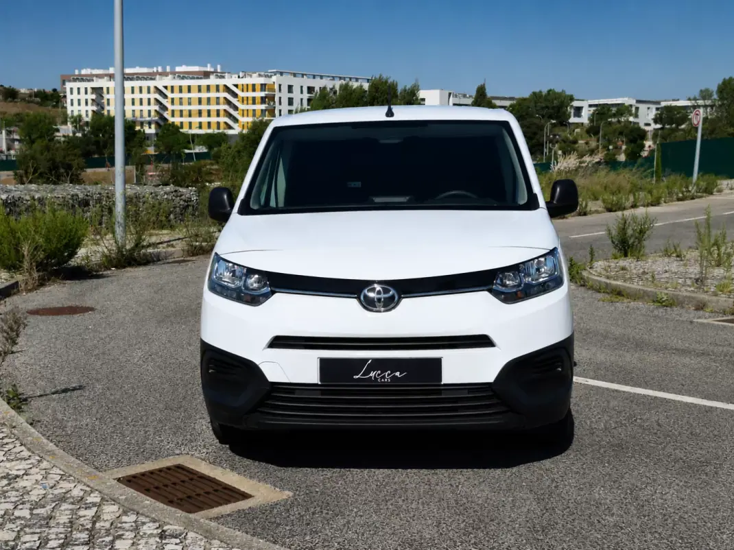 Toyota Proace 2023 - 17700 EUR, 42993 km - 42993km - foto 2 de 18