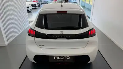Peugeot 208 2021 - 12990 EUR, 57901 km - AUTO.MOTO.pt - 57901km - foto 8 de 23