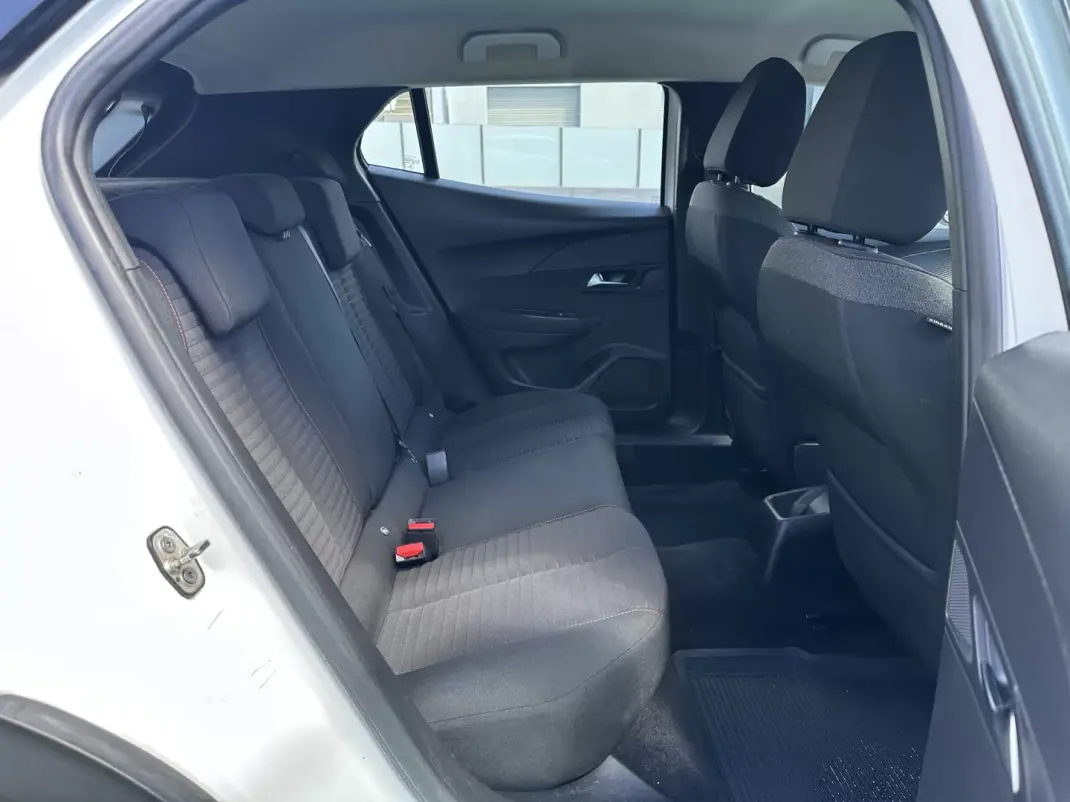 Peugeot 2008 2021 - 14900 EUR, 200000 km - AUTO.MOTO.pt - 200000km - foto 44 de 55