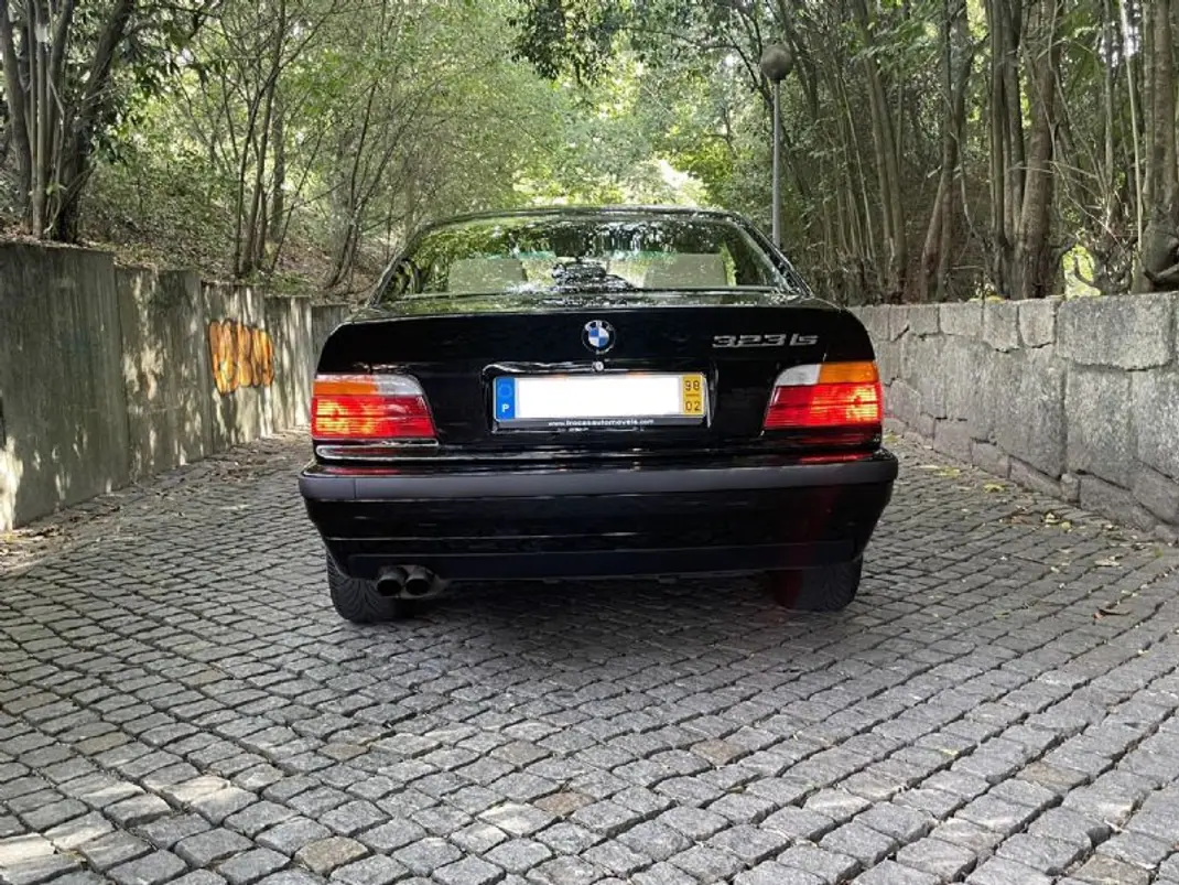 BMW 323 1998 - 19900 EUR, 160000 km - 160000km - foto 19 de 68