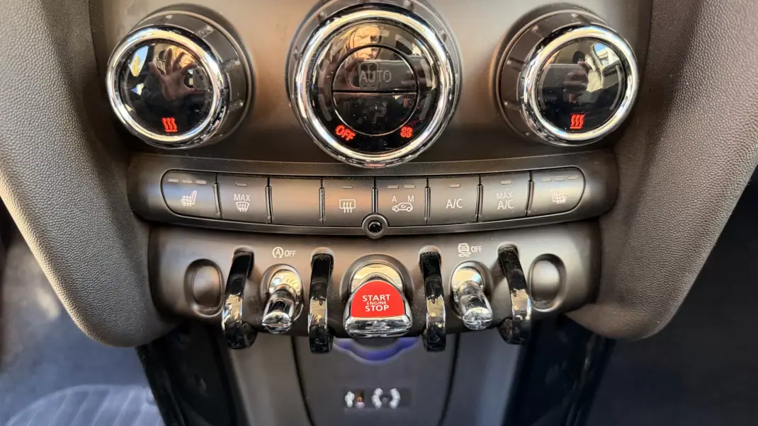 MINI 3 Portas 2016 - 17990 EUR, 105971 km - AUTO.MOTO.pt - 105971km - foto 19 de 23