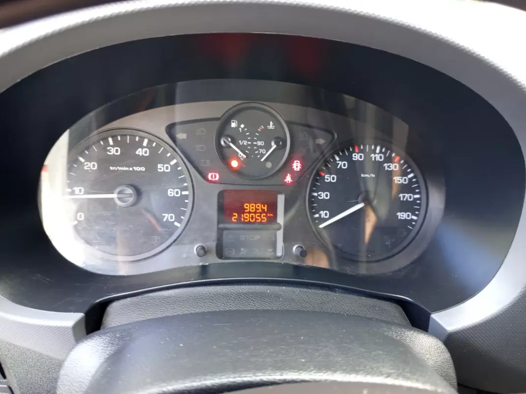 Citroën 2016 - 8990 EUR, 219055 km - AUTO.MOTO.pt - 219055km - foto 9 de 9