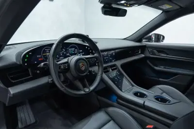 Porsche Taycan 2024 - 84950 EUR, 8000 km - AUTO.MOTO.pt - 8000km - foto 17 de 58