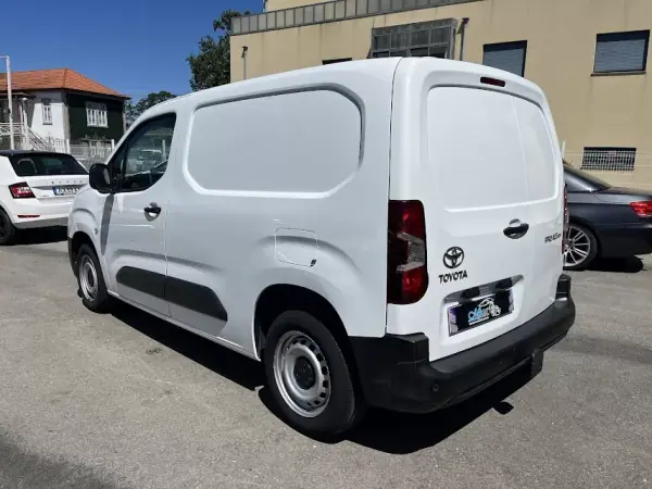 Toyota PROACE CITY 1.5D 100cv EXCLUIVE 2020 - 16450 EUR, 62000 km - AUTO.MOTO.pt - 62000km - foto 7 de 35