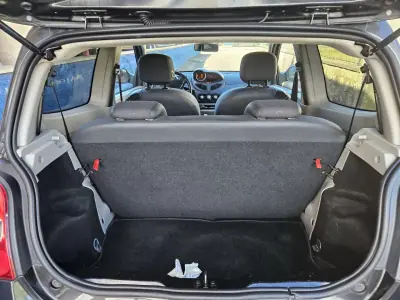 Renault Twingo 2009 - 3750 EUR, 190000 km - AUTO.MOTO.pt - 190000km - foto 5 de 7