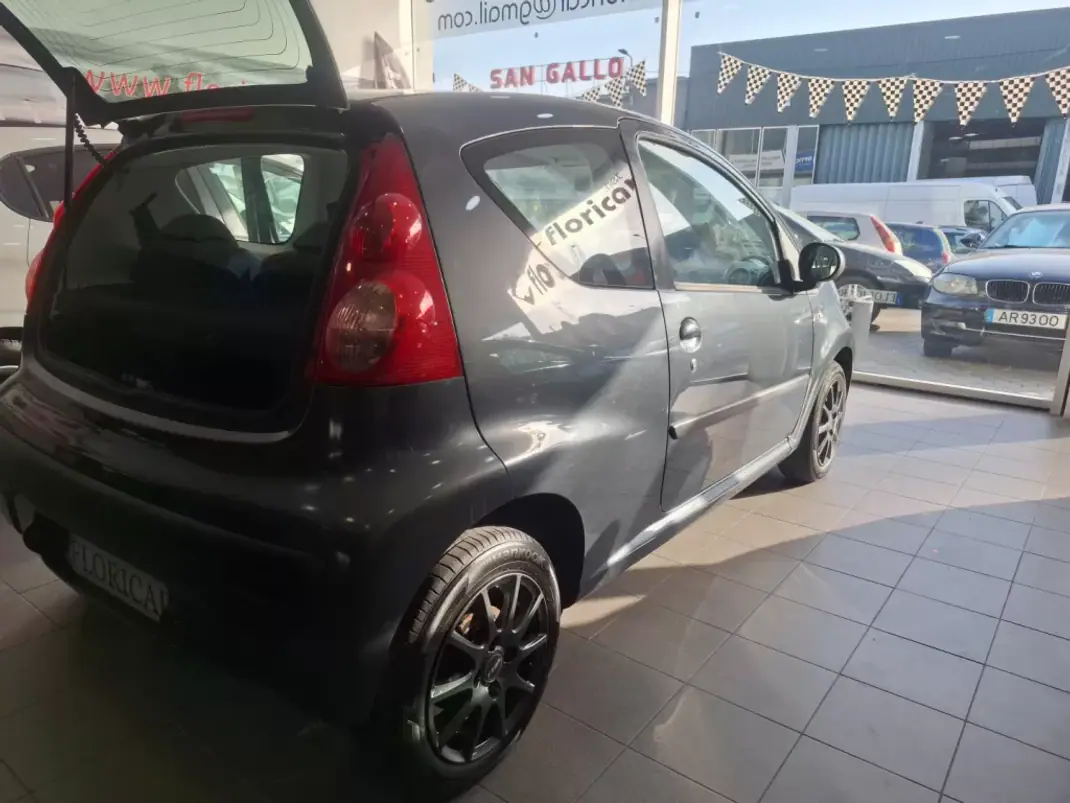 Peugeot 107 2008 - 4500 EUR, 127195 km - AUTO.MOTO.pt - 127195km - foto 9 de 14
