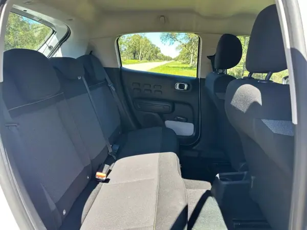 Citroën C3 2018 - 10950 EUR, 128000 km - AUTO.MOTO.pt - 128000km - foto 8 de 12