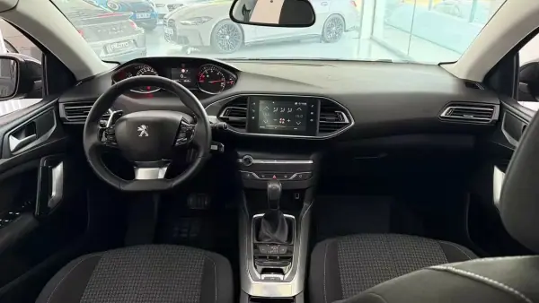 Peugeot 308 SW 2019 - 13990 EUR, 134327 km - AUTO.MOTO.pt - 134327km - foto 27 de 28