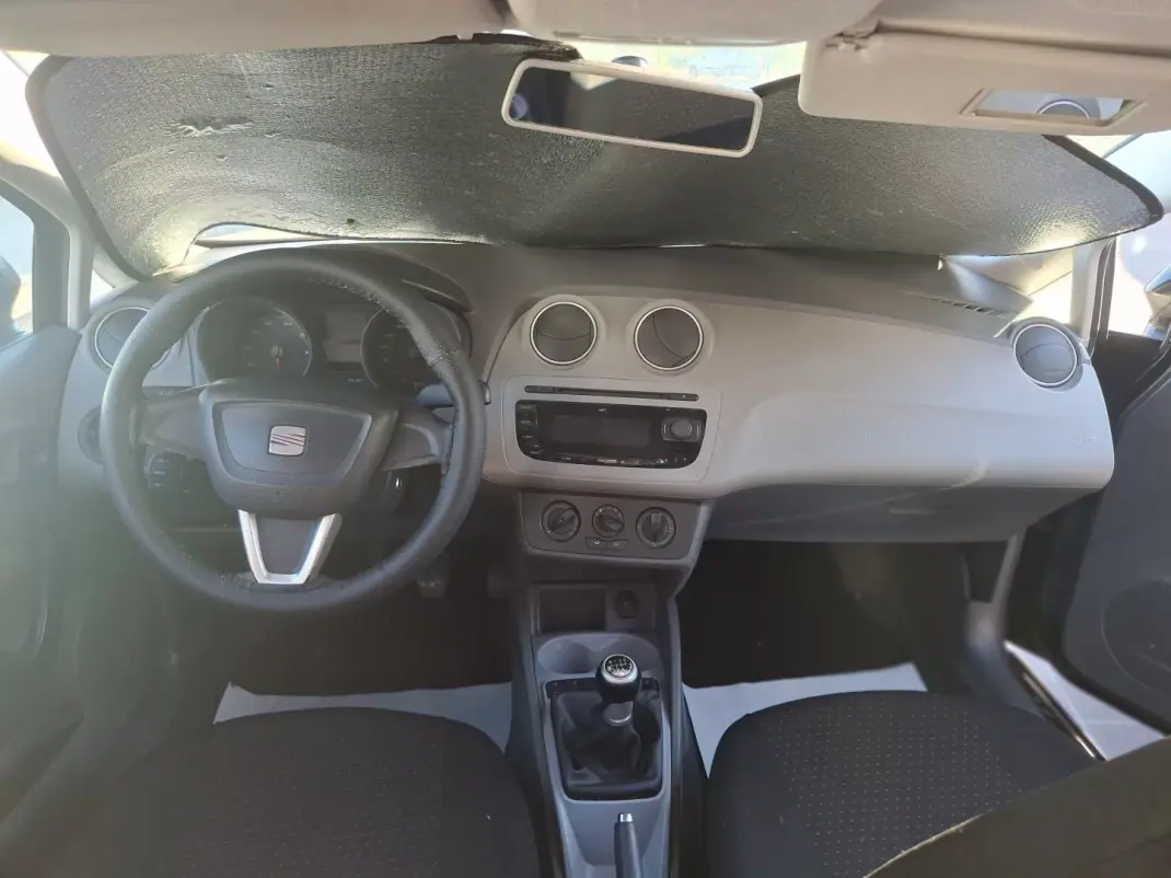 SEAT Ibiza 2008 - 6900 EUR, 500000 km - AUTO.MOTO.pt - 500000km - foto 9 de 12