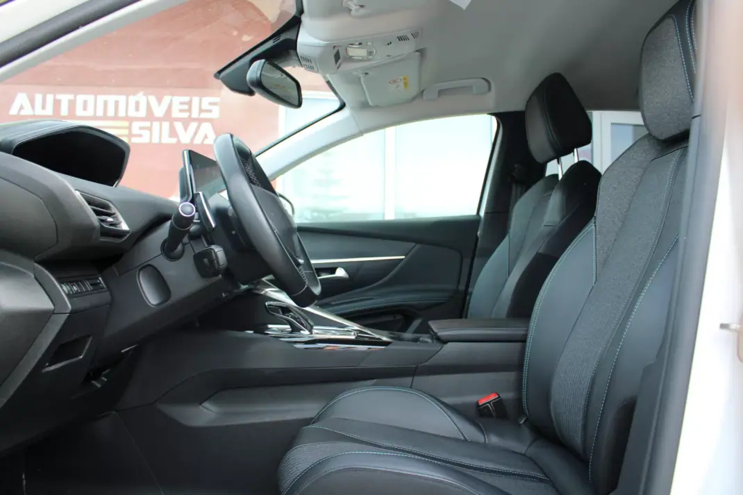 Peugeot 3008 2021 - 22490 EUR, 126000 km - AUTO.MOTO.pt - 126000km - foto 15 de 27