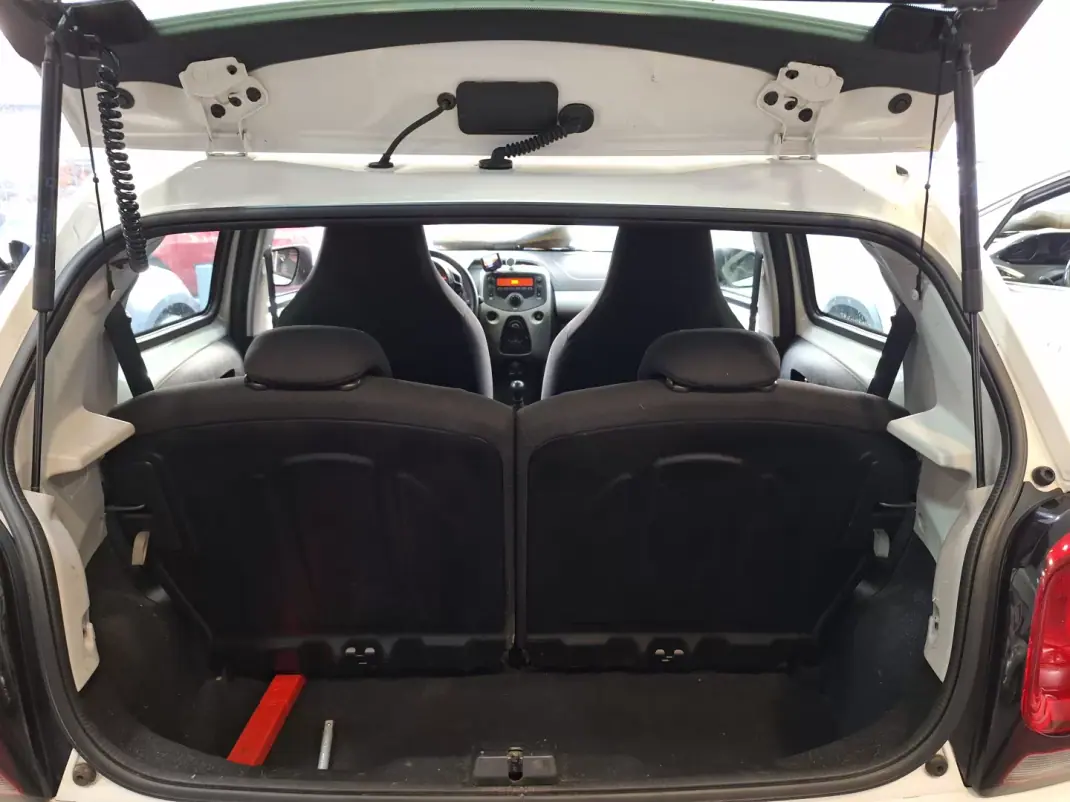 Citroën C1 2014 - 7490 EUR, 119190 km - AUTO.MOTO.pt - 119190km - foto 10 de 10