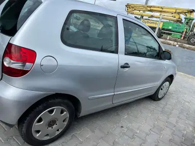 Volkswagen Fox 2009 - 2750 EUR, 240000 km - AUTO.MOTO.pt - 240000km - foto 4 de 9