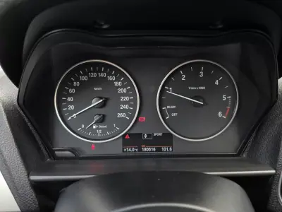 BMW 116 2014 - 11990 EUR, 180000 km - AUTO.MOTO.pt - 180000km - foto 22 de 32