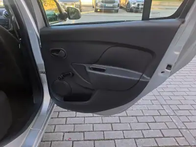 Dacia Logan MCV 2016 - 8500 EUR, 120000 km - AUTO.MOTO.pt - 120000km - foto 19 de 23