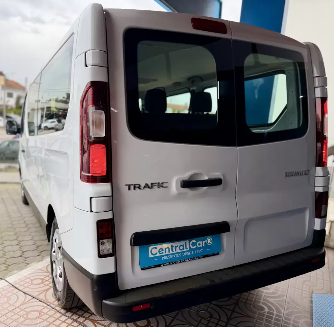 Renault Trafic 2022 - 29950 EUR, 113000 km - AUTO.MOTO.pt - 113000km - foto 6 de 24