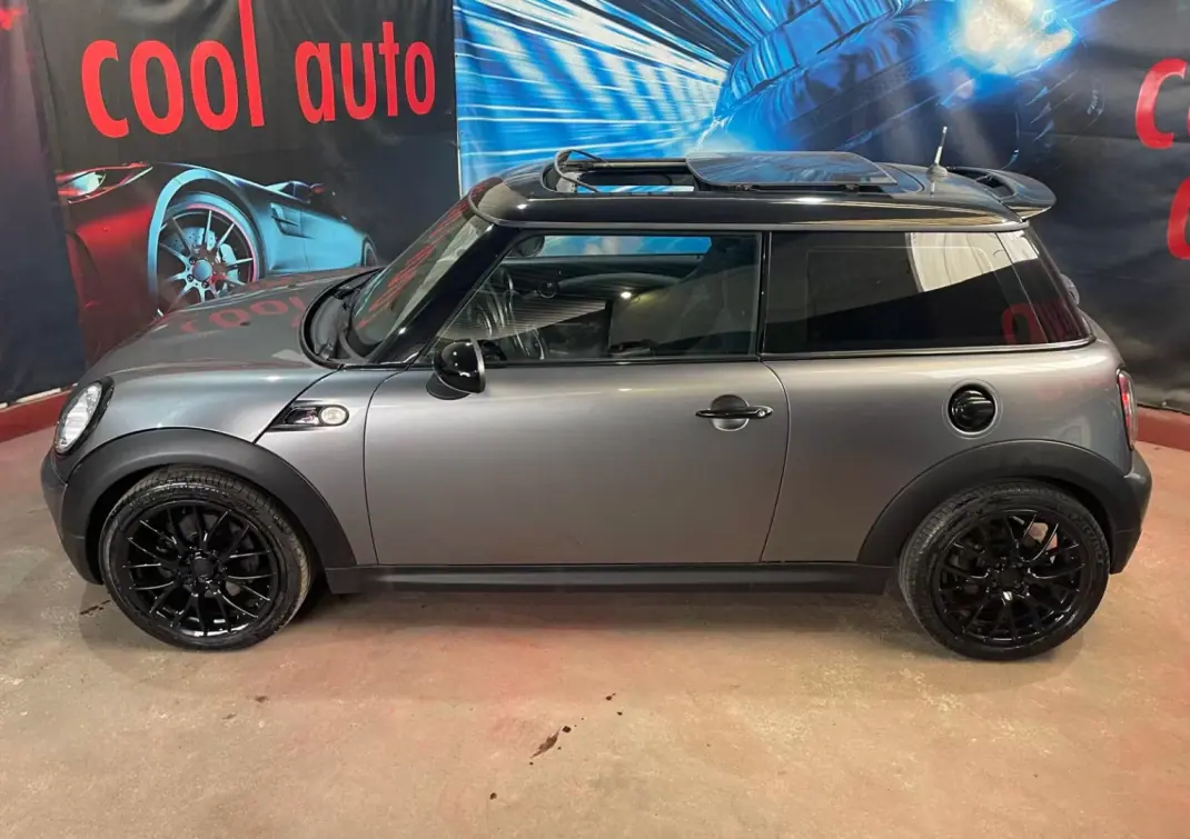 MINI Cooper S 2008 - 8999 EUR, 158000 km - AUTO.MOTO.pt - 158000km - foto 23 de 48