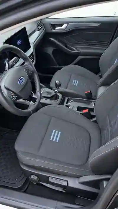 Ford Focus SW 2024 - 19000 EUR, 25000 km - 25000km - foto 6 de 7