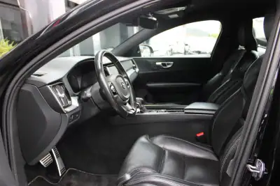 Volvo V60 2020 - 26400 EUR, 128429 km - AUTO.MOTO.pt - 128429km - foto 5 de 25