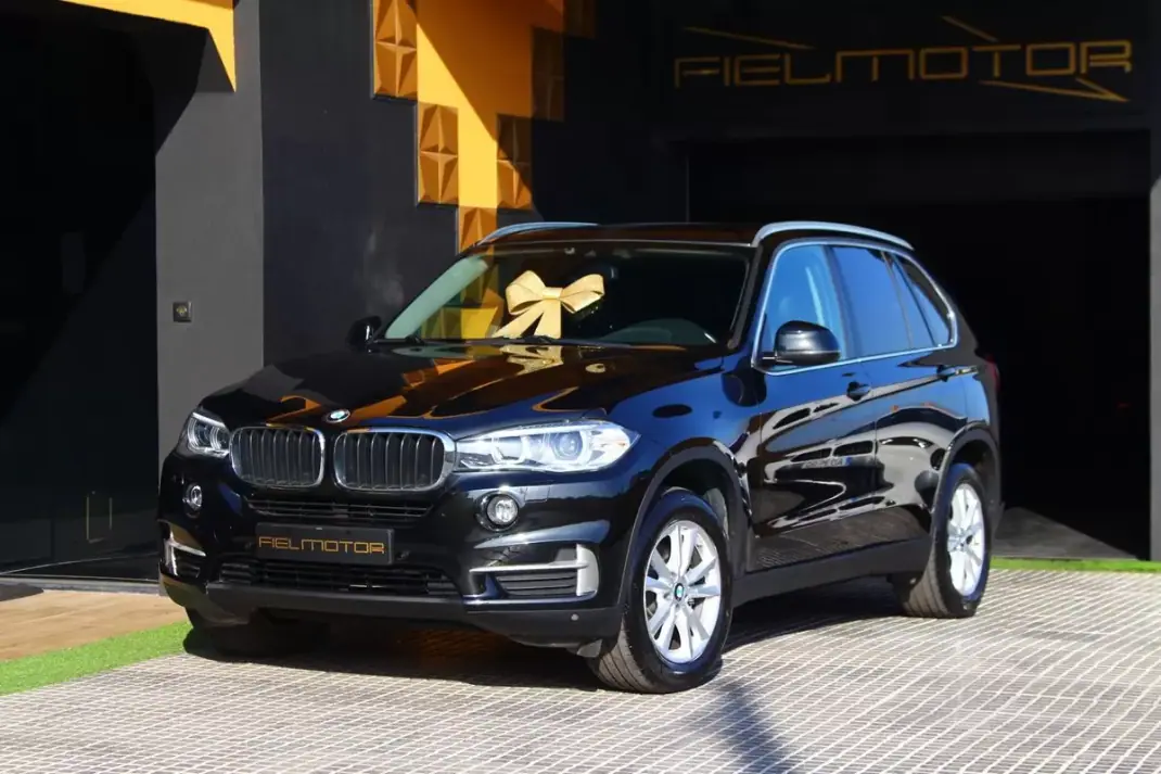 BMW X5 2018 - 24450 EUR, 191000 km - AUTO.MOTO.pt - 191000km - foto 1 de 26