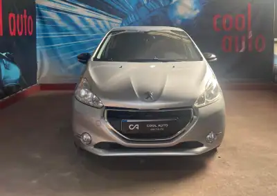 Peugeot 208 2013 - 6999 EUR, 195000 km - AUTO.MOTO.pt - 195000km - foto 2 de 35