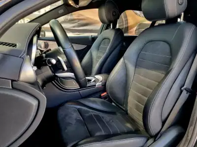 Mercedes-Benz C 300 2020 - 25500 EUR, 169000 km - AUTO.MOTO.pt - 169000km - foto 9 de 19