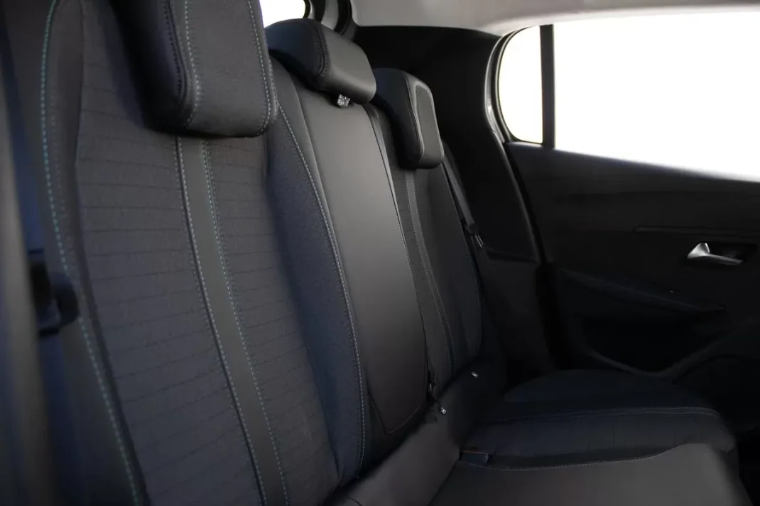 Peugeot 208 2023 - 16999 EUR, 96737 km - AUTO.MOTO.pt - 96737km - foto 19 de 34