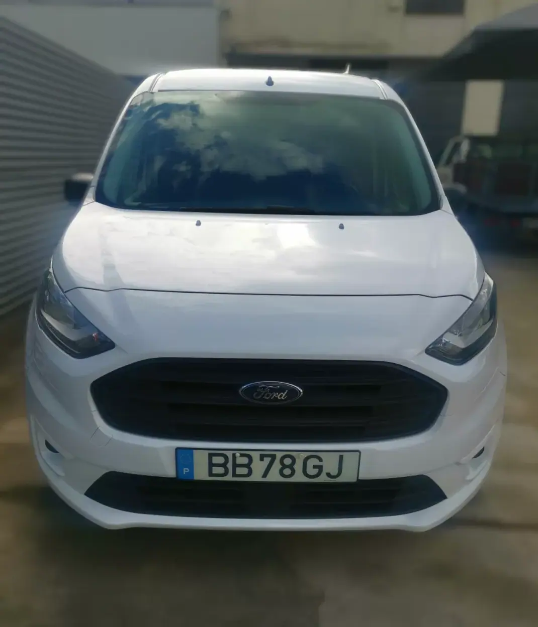 Ford TRANSIT 2.0 D 170 CV L4H4 2023 - 13500 EUR, 81737 km - AUTO.MOTO.pt - 81737km - foto 2 de 10