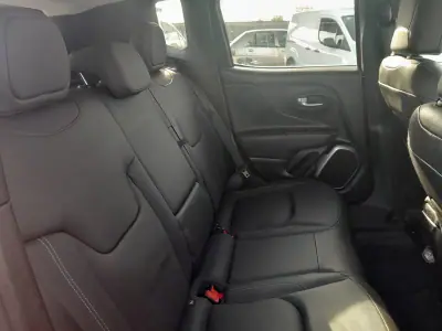 Jeep Renegade 2019 - 15900 EUR, 95000 km - AUTO.MOTO.pt - 95000km - foto 10 de 18