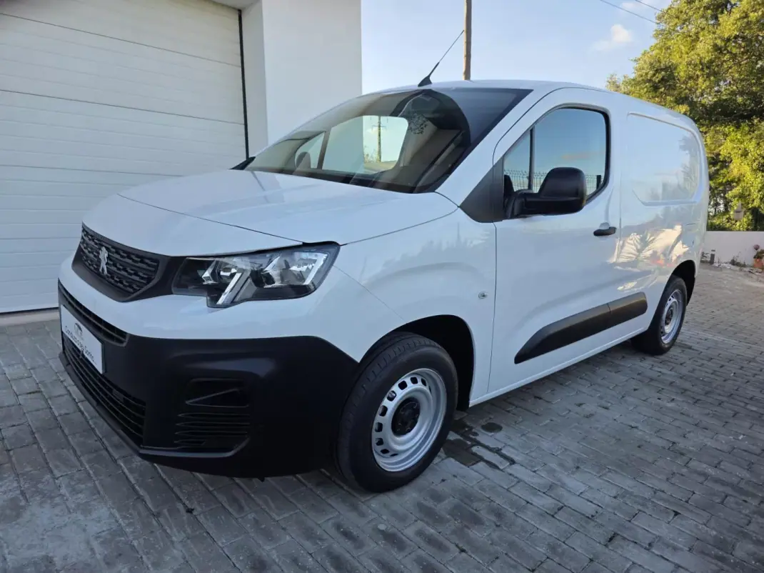 Peugeot Partner 2019 - 14900 EUR, 73560 km - AUTO.MOTO.pt - 73560km - foto 16 de 52