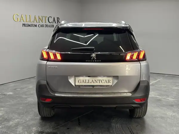 Peugeot 5008 2021 - 21900 EUR, 142000 km - AUTO.MOTO.pt - 142000km - foto 10 de 38