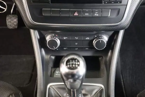 Mercedes-Benz A 180 2014 - 13890 EUR, 163434 km - AUTO.MOTO.pt - 163434km - foto 19 de 21