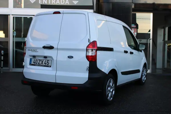 Ford Transit Courier 2020 - 12400 EUR, 140939 km - AUTO.MOTO.pt - 140939km - foto 2 de 15