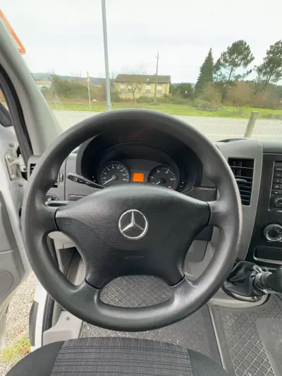 Mercedes-Benz Sprinter 2015 - 21250 EUR, 223754 km - AUTO.MOTO.pt - 223754km - foto 7 de 10