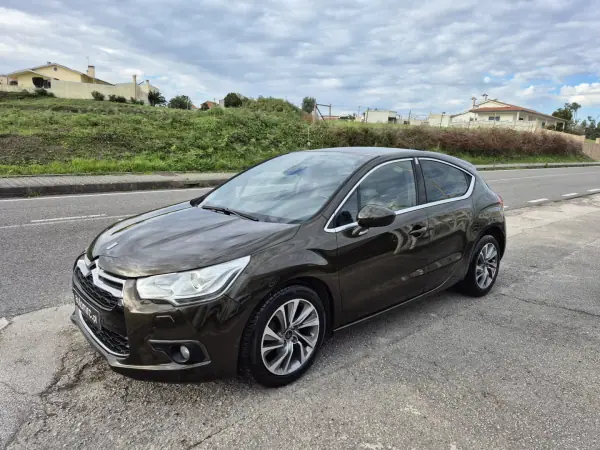 Citroën DS4 2012 - 11400 EUR, 214040 km - AUTO.MOTO.pt - 214040km - foto 5 de 29