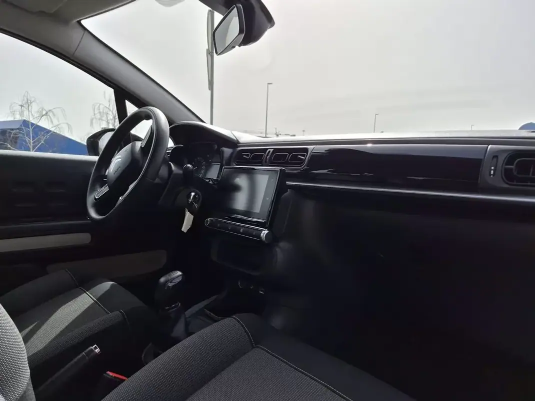 Citroën C3 2018 - 9990 EUR, 98339 km - AUTO.MOTO.pt - 98339km - foto 9 de 34