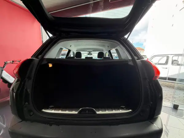 Peugeot 2008 2018 - 16750 EUR, 88000 km - AUTO.MOTO.pt - 88000km - foto 16 de 20