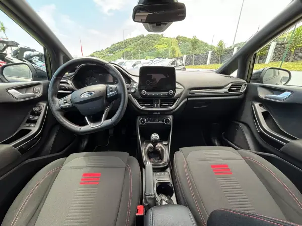 Ford Fiesta 2023 - 20490 EUR, 86989 km - AUTO.MOTO.pt - 86989km - foto 13 de 14