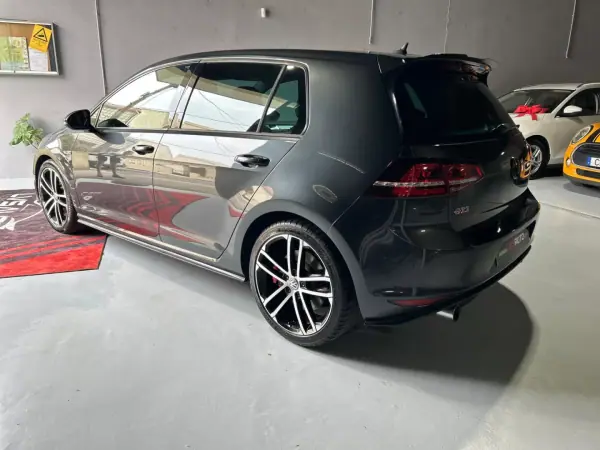 Volkswagen Golf 2014 - 20000 EUR, 187000 km - AUTO.MOTO.pt - 187000km - foto 3 de 33