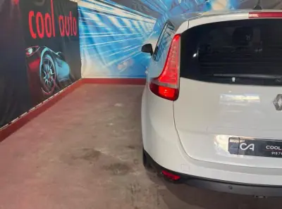 Renault Grand Scénic 2012 - 8899 EUR, 230000 km - AUTO.MOTO.pt - 230000km - foto 15 de 41