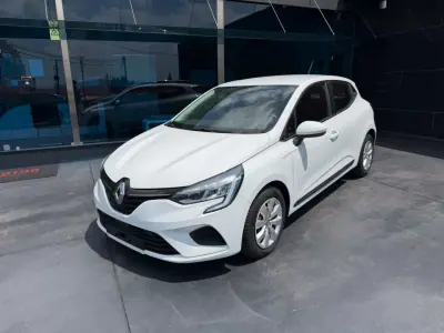 Renault Clio 2021 - 12500 EUR, 125000 km - AUTO.MOTO.pt - 125000km - foto 7 de 10