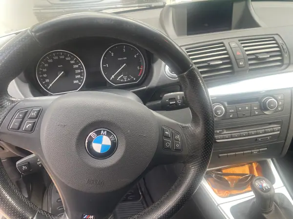 BMW 120 2010 - 10500 EUR, 256000 km - AUTO.MOTO.pt - 256000km - foto 12 de 12