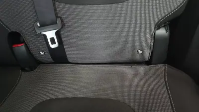 Renault Captur 2016 - 10490 EUR, 58907 km - AUTO.MOTO.pt - 58907km - foto 42 de 46
